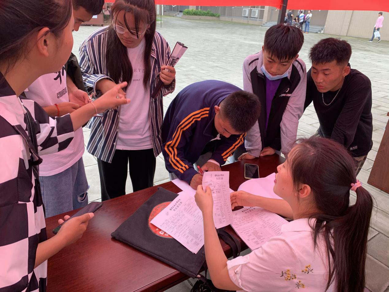 安院学子添新颜，学院喜迎第一批新生报到