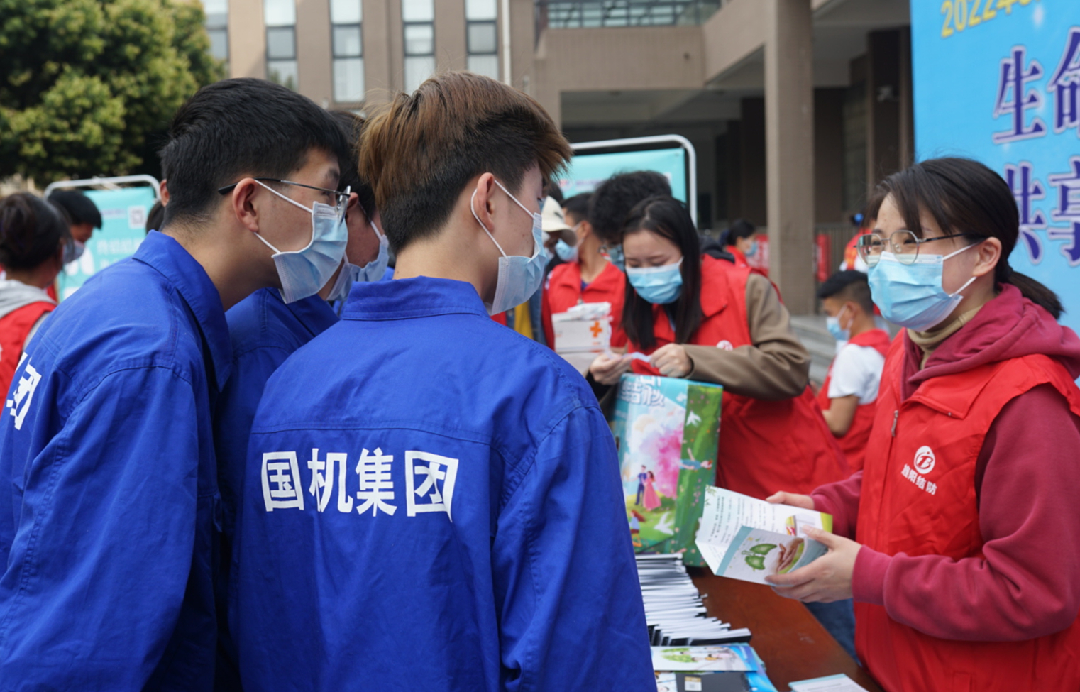 为学生健康撑起?；ど　?7个“世界防治结核病”主题宣传活动走进校园