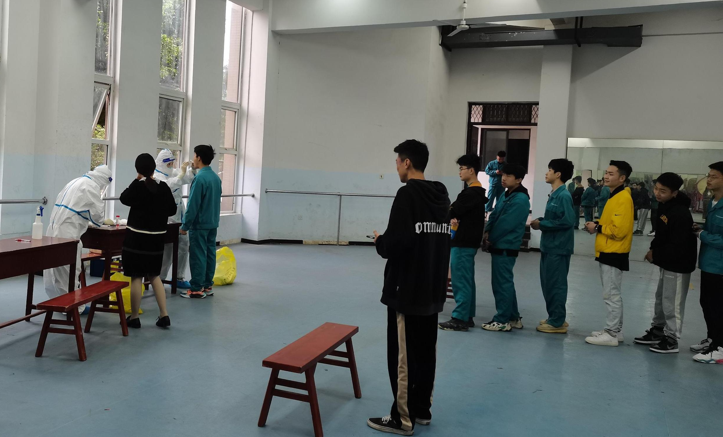 核酸检测进校园，师生吃上“定心丸”